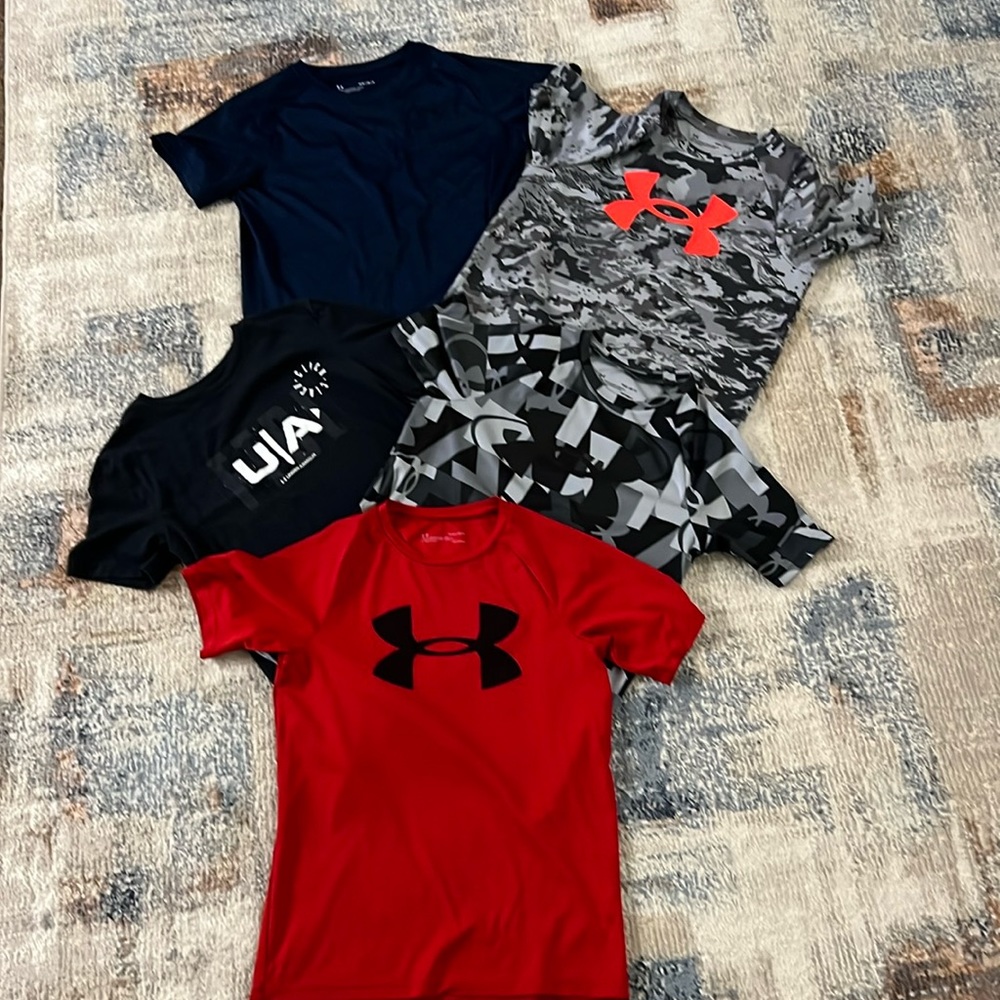 Under Armour Youth Large Boys shirts. Lot of (5). Good condition.
